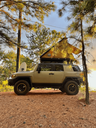 jeep with rooftop tent