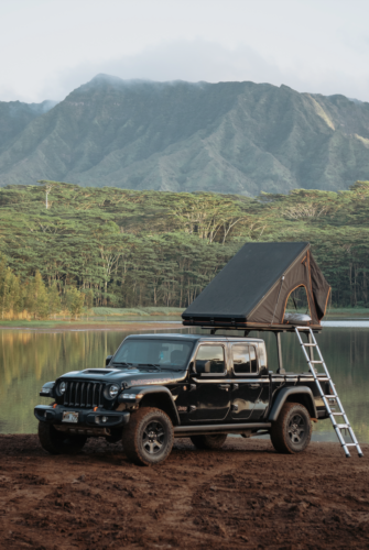 black jeep gladiator