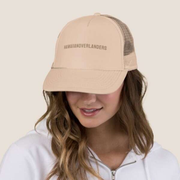 girl wearring cap